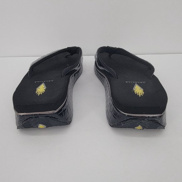 Volatile Black Size 8 Thong Sandals Crocodile Print Womens Flip-Flops Wedge Heel - Picture 5 of 8